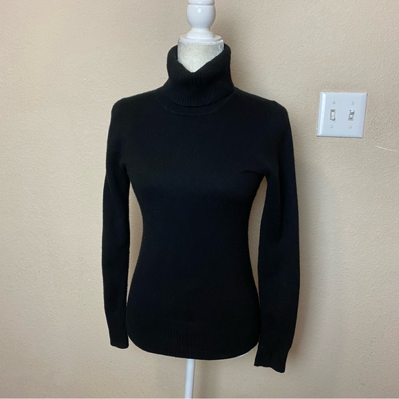 J. Crew Italian Cashmere Black Turtleneck Fitted Sweater Long Sleeves Size XS - Picture 3 of 10